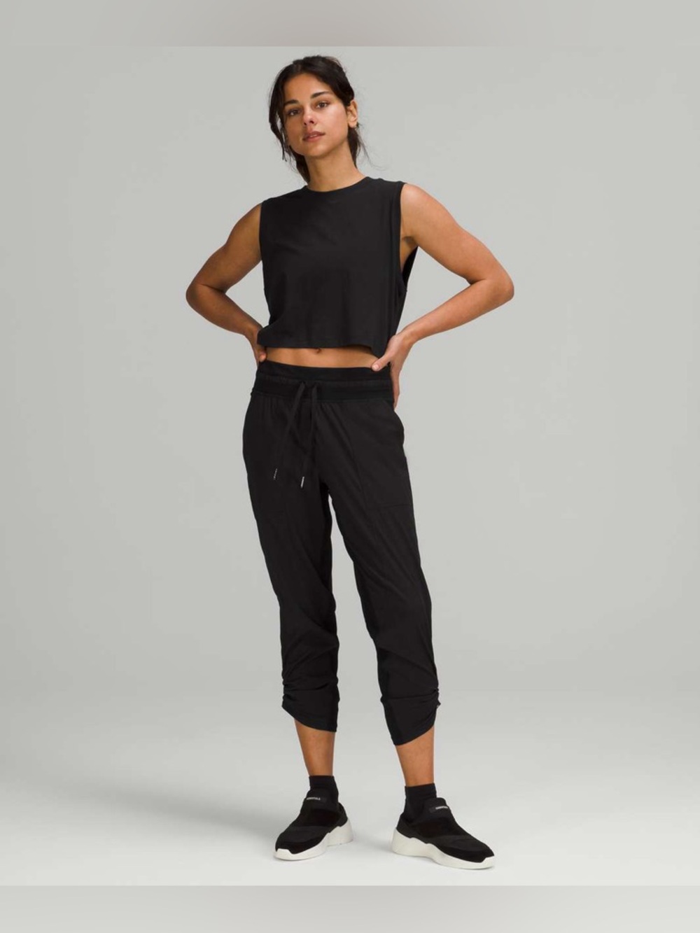 LULULEMON DANCE STUDIO MID RISE CROP 25”